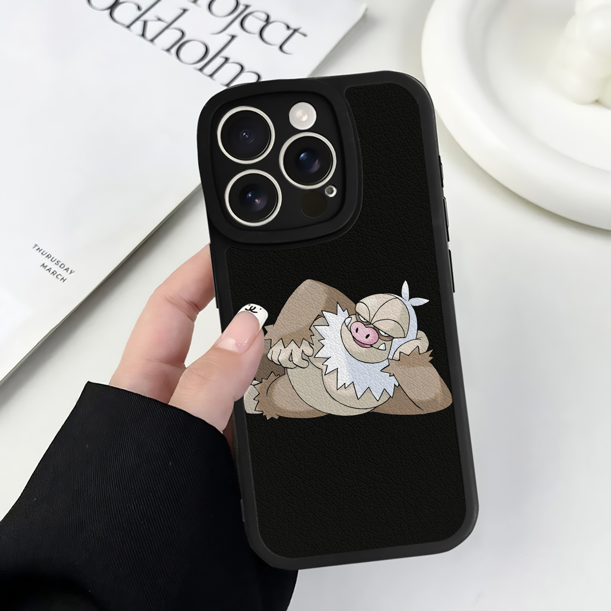 （画像用） ポケットモンスター Pokémon 【iPhone 16シリーズ対応】シリコンスマホケース（レザー調） 材質：シリコン